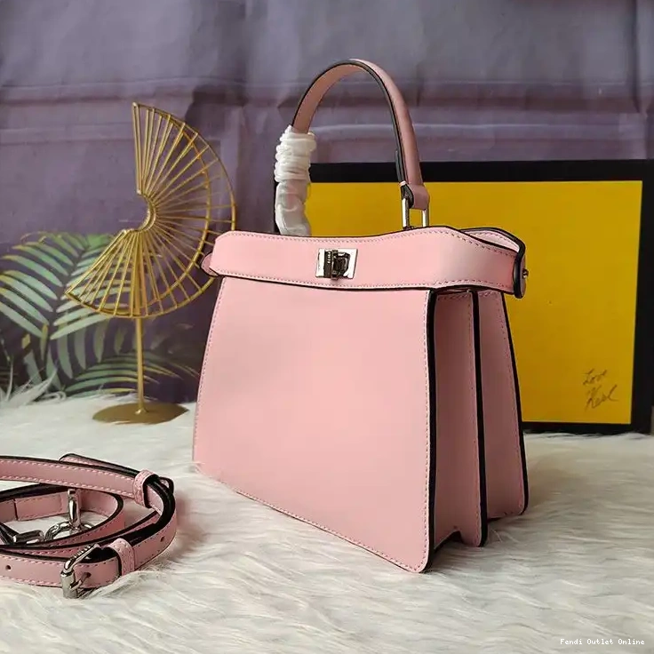 ISeeU Fendi Petite Bag Leather Pink Peekaboo Nappa In 0427